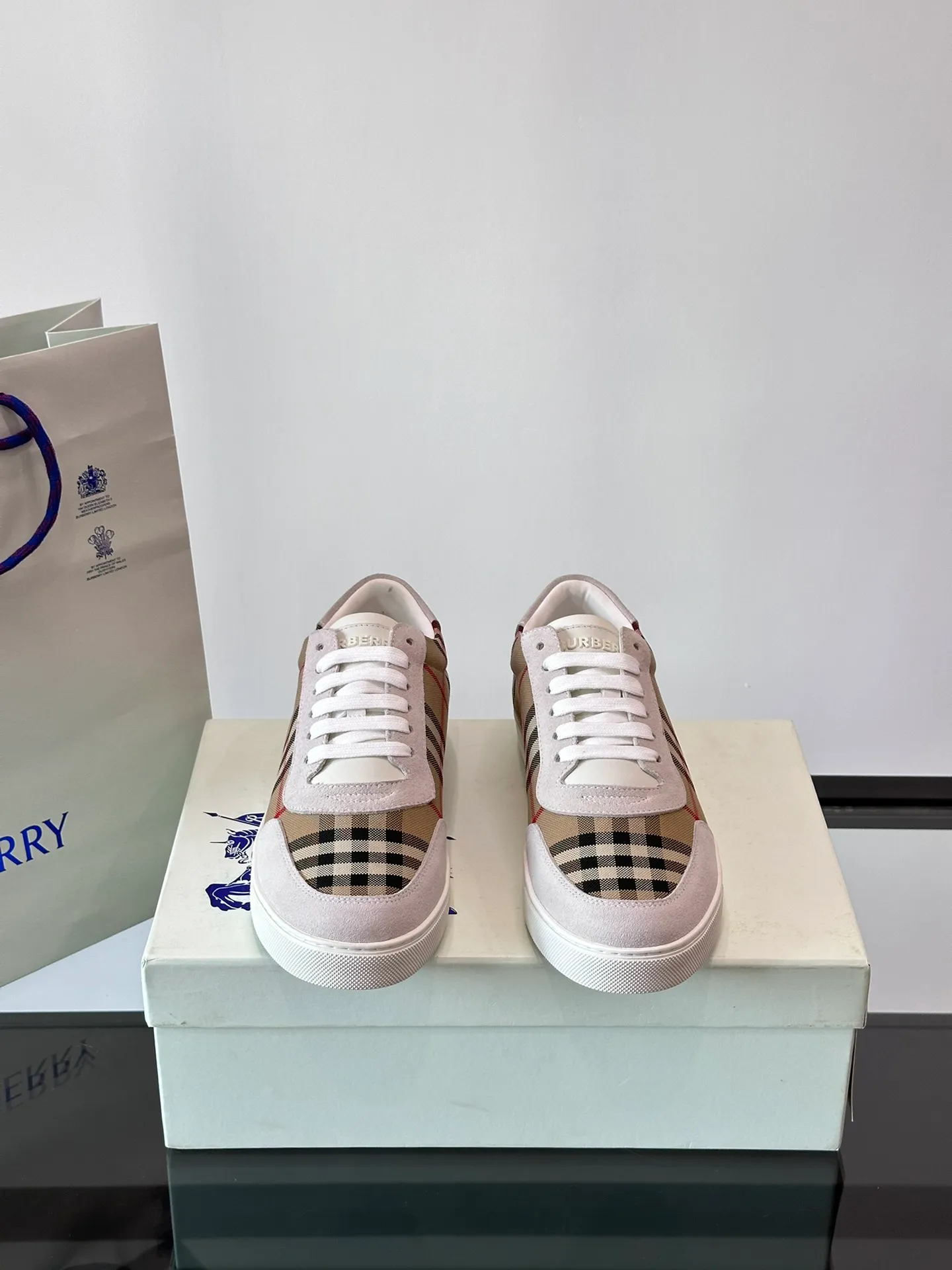 Men's shoes 💰p380 "Burberr＊" men's classic low-top sneakers, reinterpreted with Vintage retro plaid cotton and cowhide materials, decorated with a new brand logo. First-layer sheepskin lining, embossed Burberry lettering logo on the heel, T men's shoes 💰pU original outsole! Size: 38-44 (38.45 customized)
